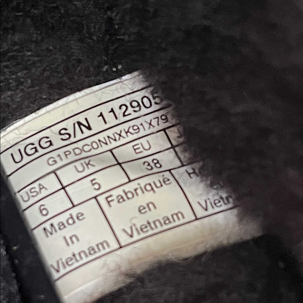 UGG Tasman Chopd Women’s/Big Kid’s Slippers. Euro 38, Wos 6 - Picture 2 of 11